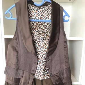 Fashion vest very pretty and graceful.